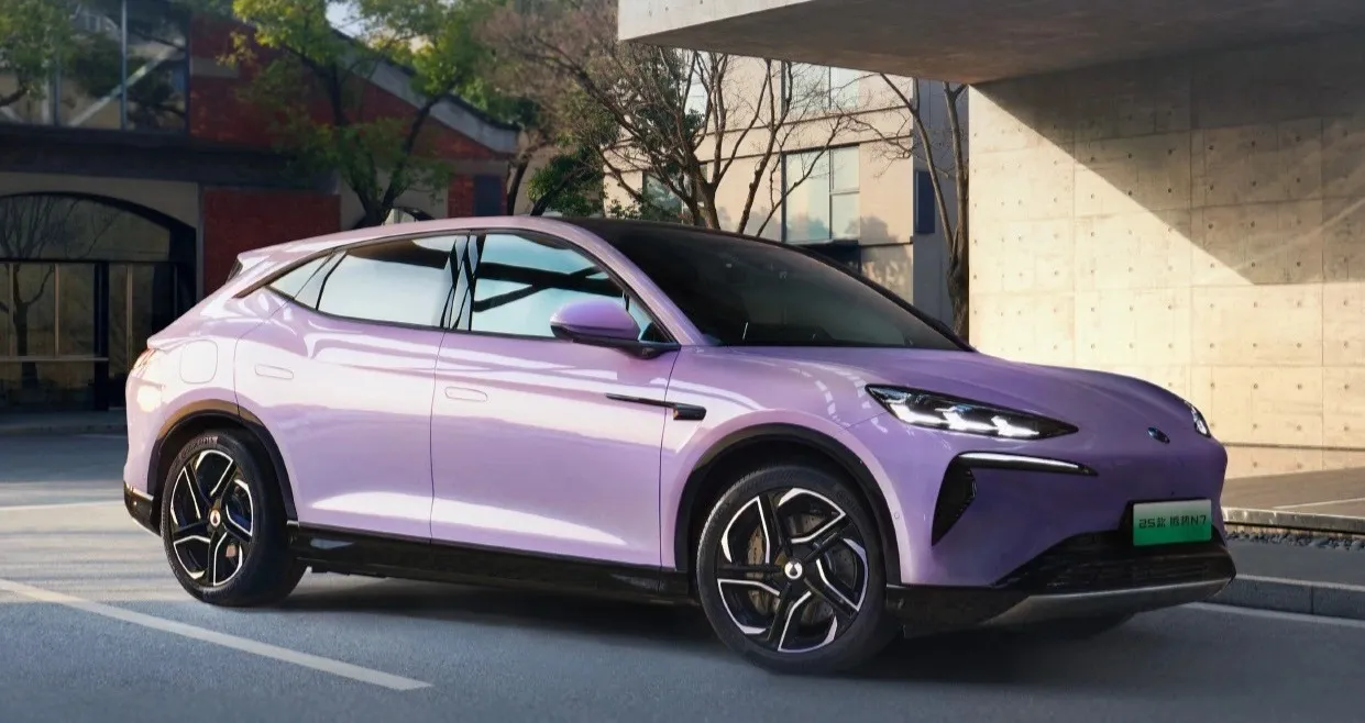 Denza обновила электрический кроссовер N7: появились продвинутый автопилот и умное шасси