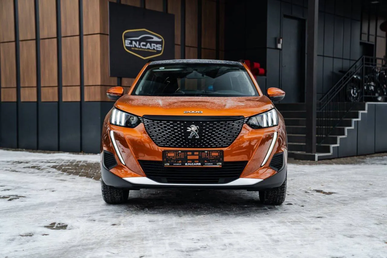 Российско-китайский «Москвич» подорожал, а Peugeot 2008 — подешевел