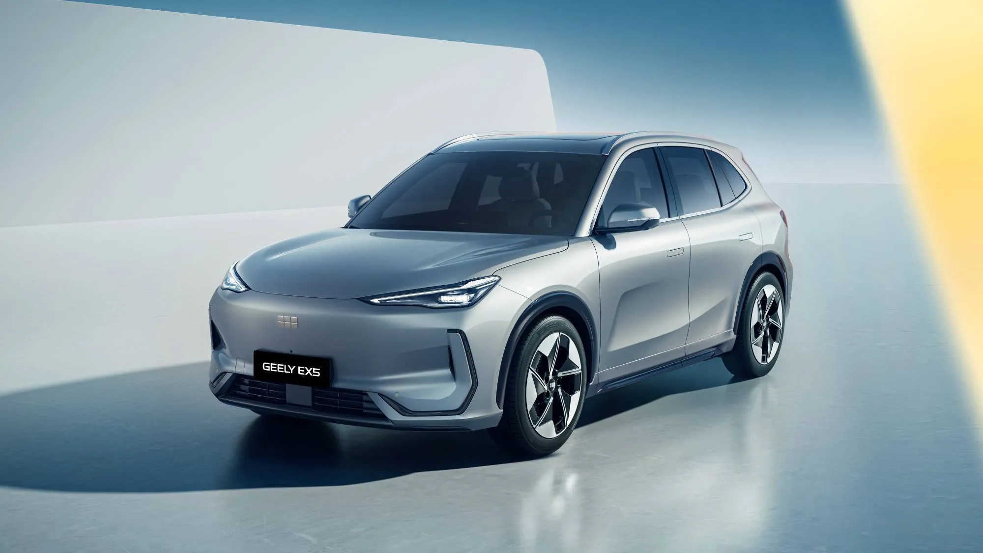 В Белоруссии наладят сборку электрического кроссовера Geely EX5