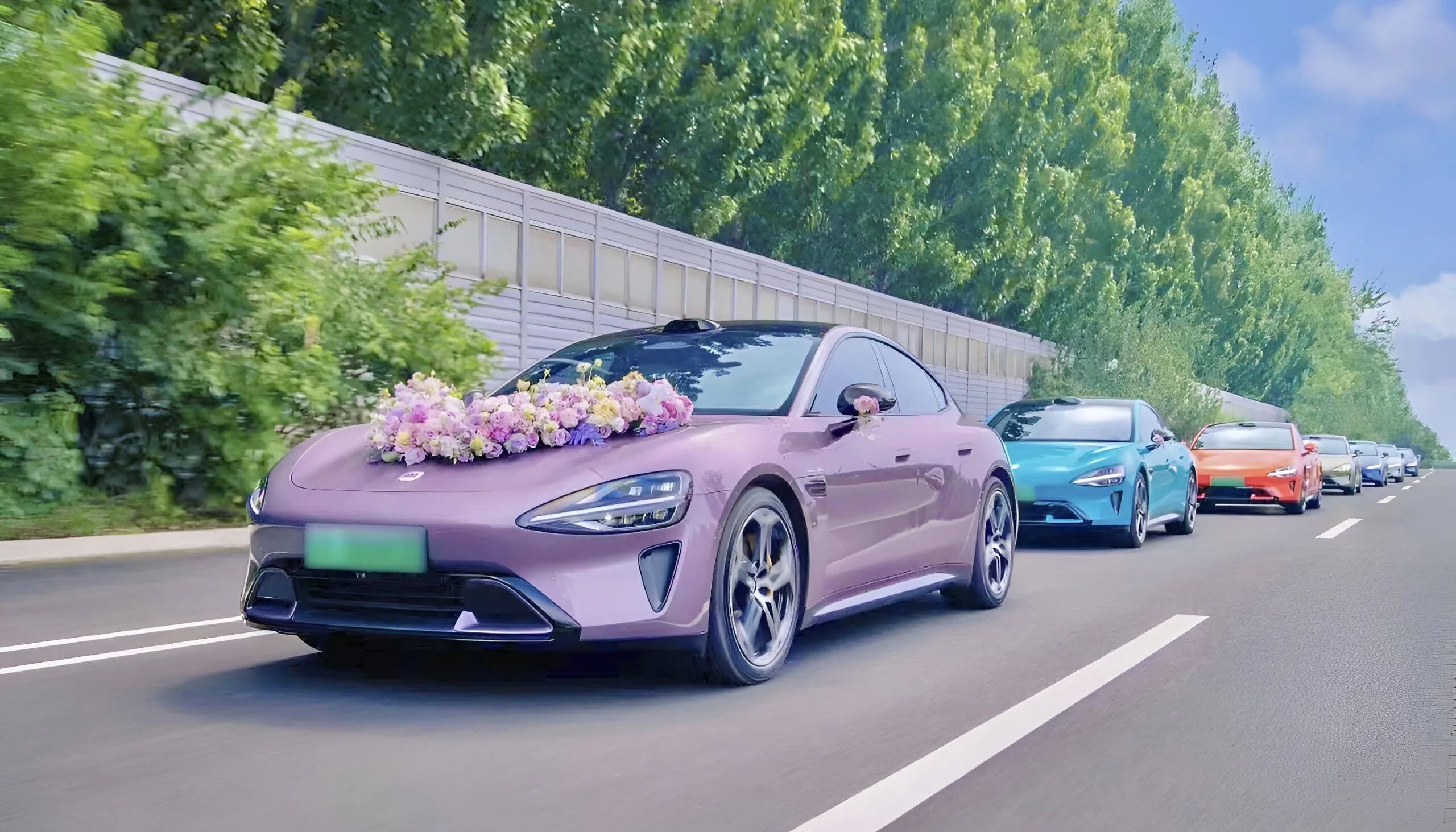 Вирусная история: в аварию попали четыре Xiaomi SU7 из свадебного кортежа