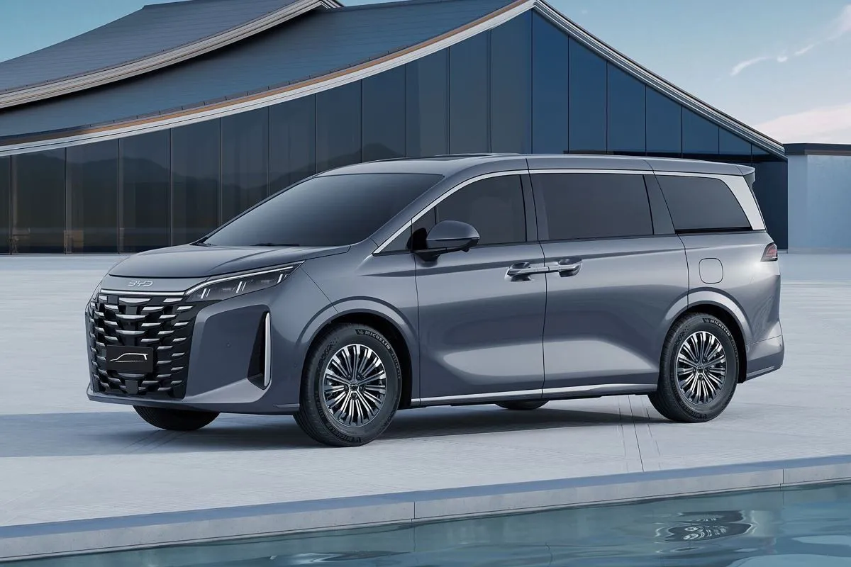 BYD хочет покорить мировые рынки своим гибридным минивэном M9
