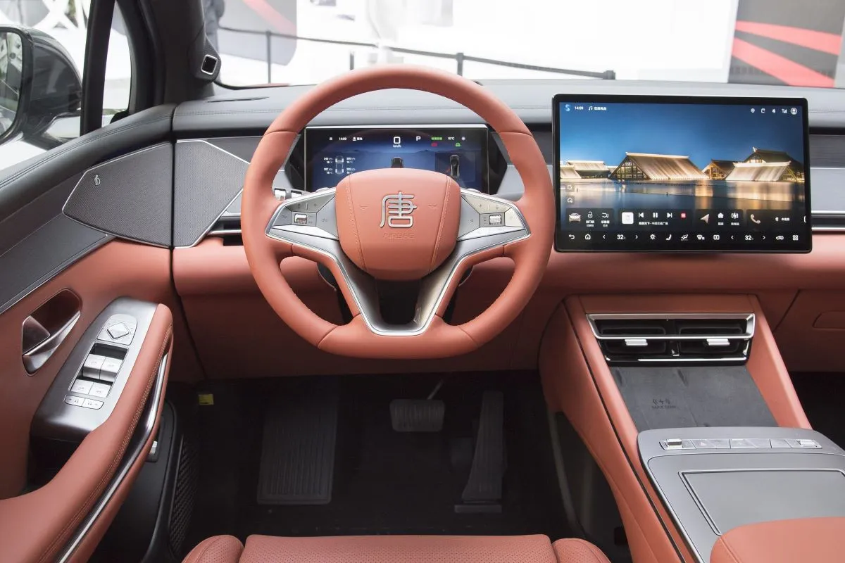 BYD внедряет бесшовную интеграцию смартфонов. В плюсе — владельцы Huawei, Xiaomi, Oppo и Vivo