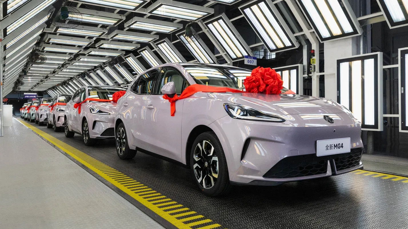 У BYD Dolphin появился мощный конкурент. На рынок выходит MG4, оборудованный революционной батареей