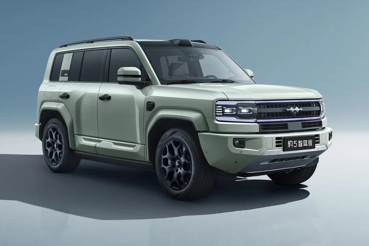 За BYD Leopard 5 выстроились очереди. За полгода продано уже 300 000 машин