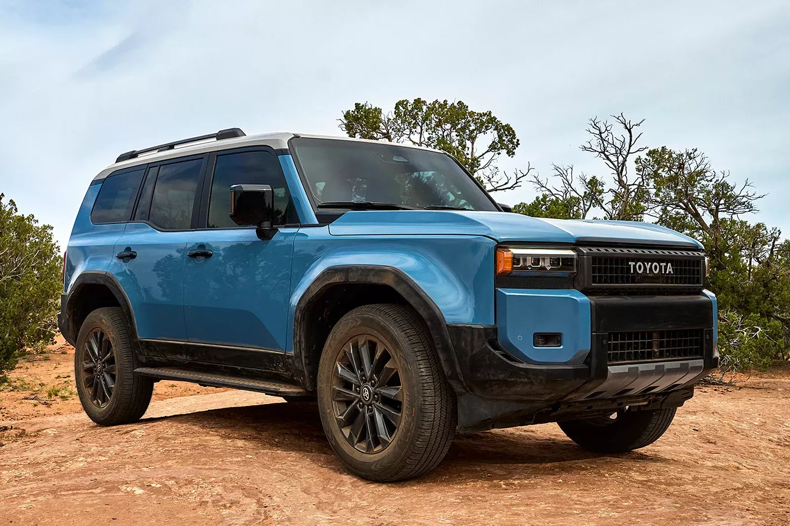 В Toyota считают, что покупателям Land Cruiser Prado не нужны ни холодильники, ни телевизоры