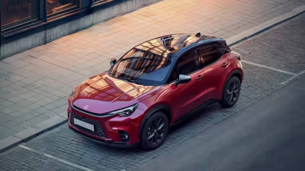 Бюджетный Lexus LBX обзавёлся эксклюзивной версией Vibrant Edition