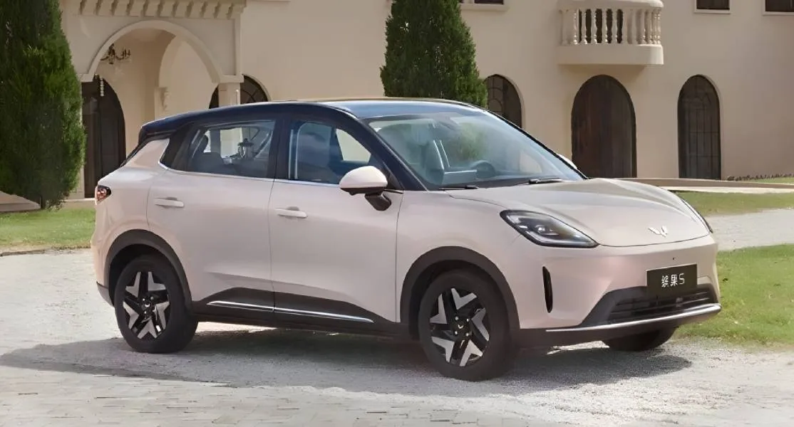 При покупке нового электромобиля Wuling Binguo S можно выбрать вариант батареи