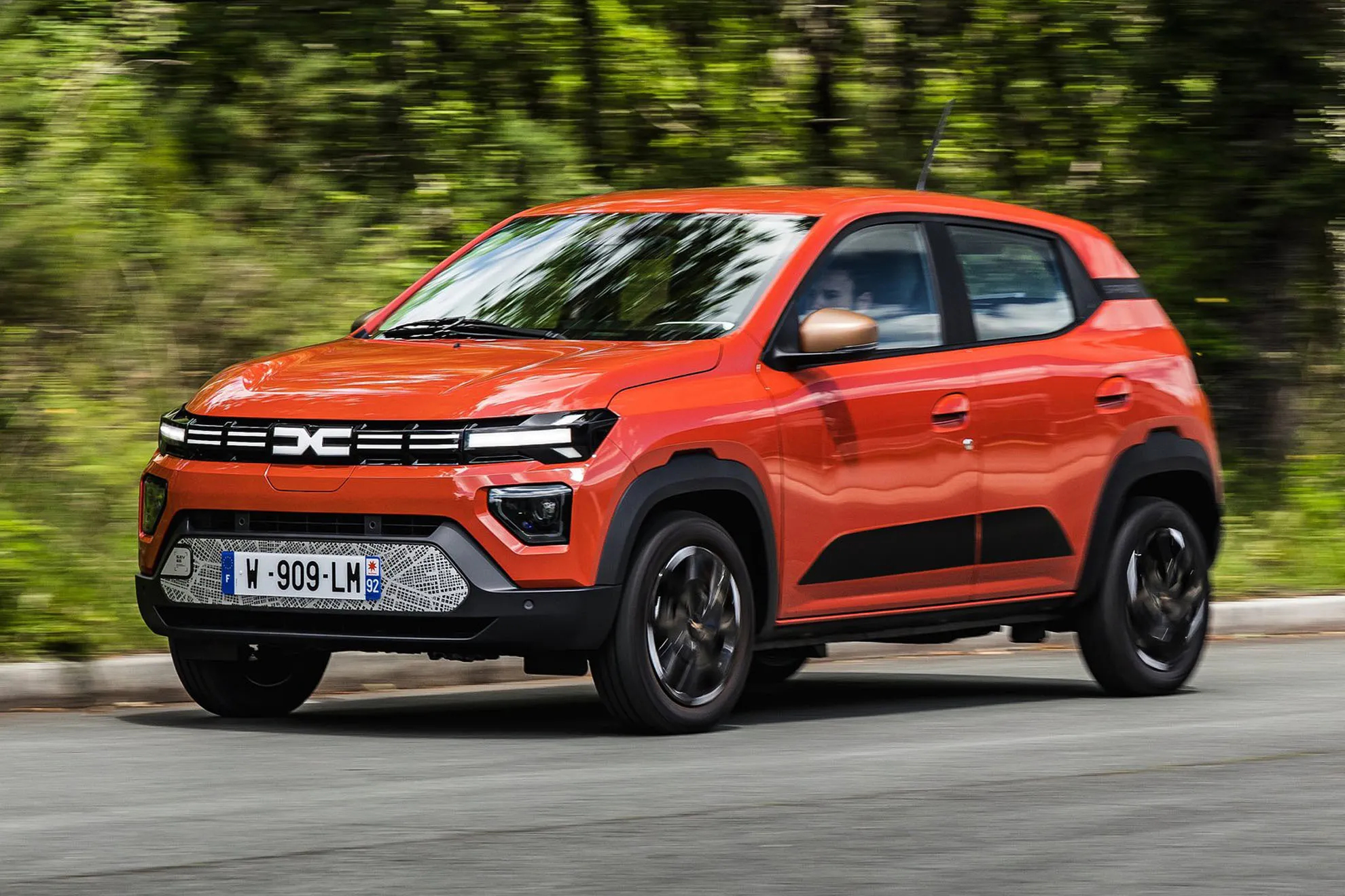 В Италии китайские электрокары подешевели до уровня велосипедов