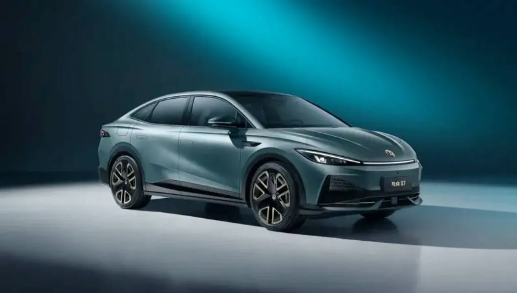 Представлен новый электроседан Volkswagen ID.UNYX 07 для Китая