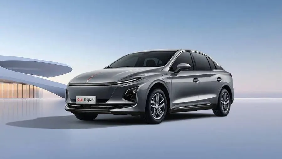 Для тех, кто не хочет ждать: представлен Hongqi E-QM5 в версии со сменным аккумулятором