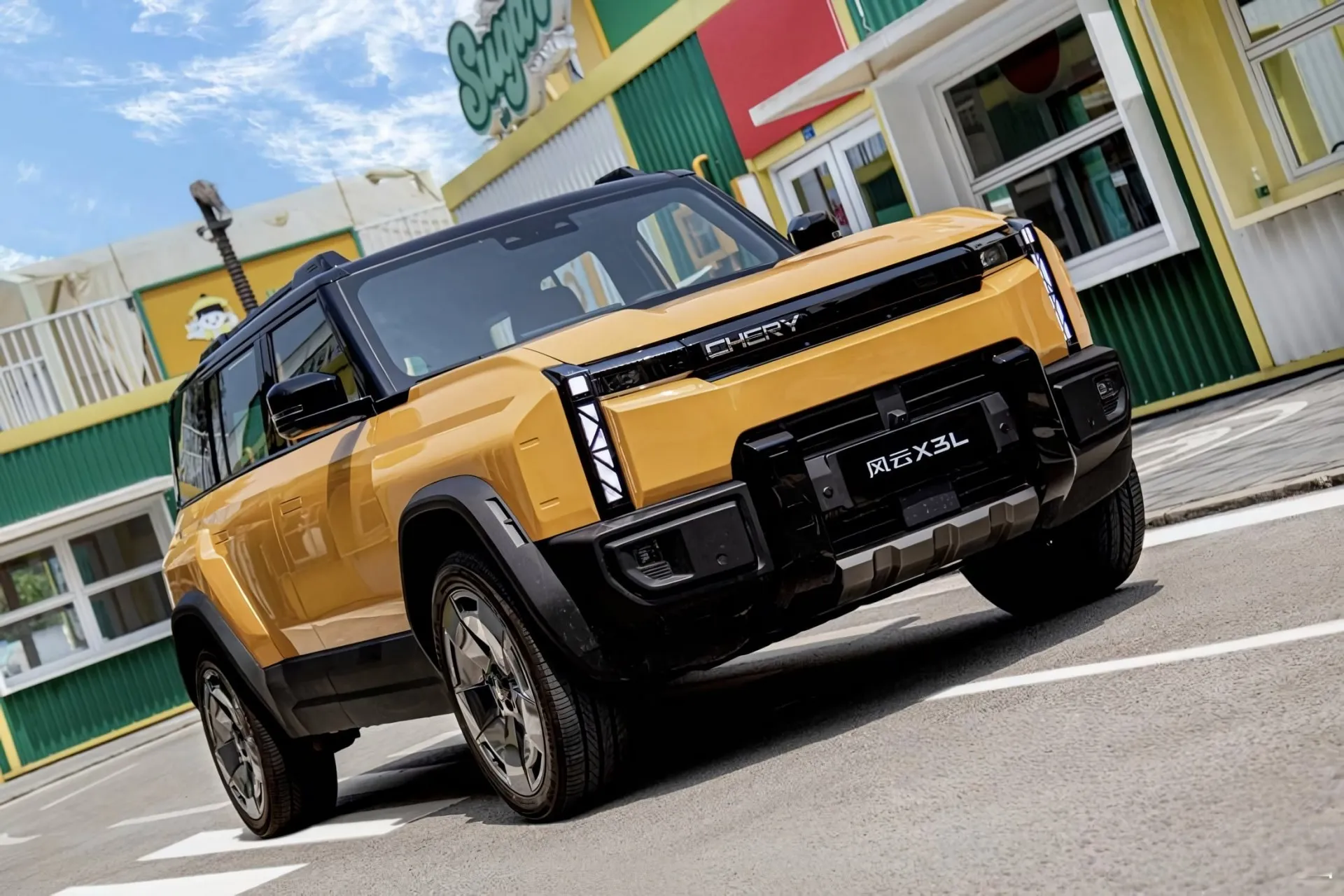 Chery Fulwin X3L, пытаясь установить рекорд, повредил культовую Небесную лестницу