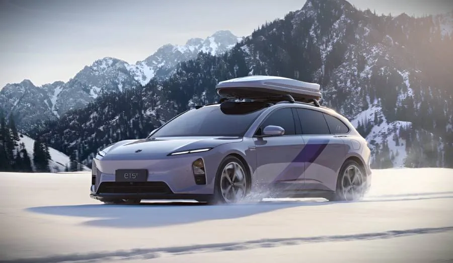 «Фиолетовый космос»: Nio показала лимитированные ET5 в уникальном цвете