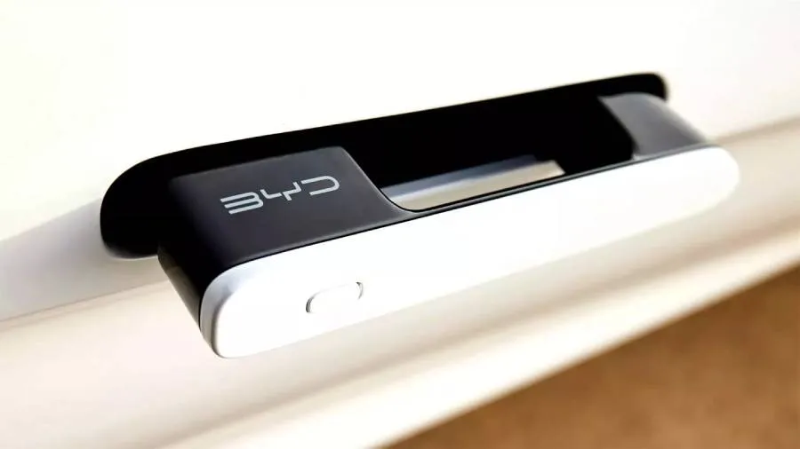 Новый стандарт безопасности: Китай с 2027 года запрещает скрытые дверные ручки