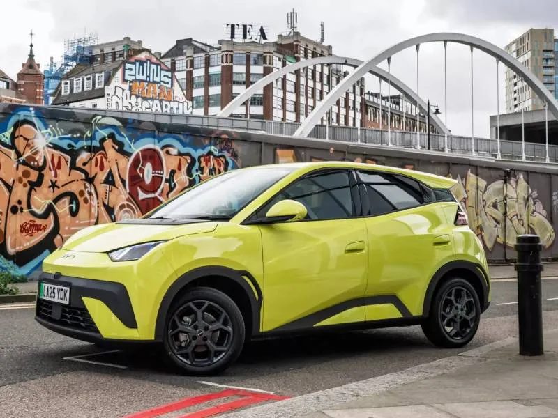 Трамп начал угрожать Канаде из-за китайских автомобилей