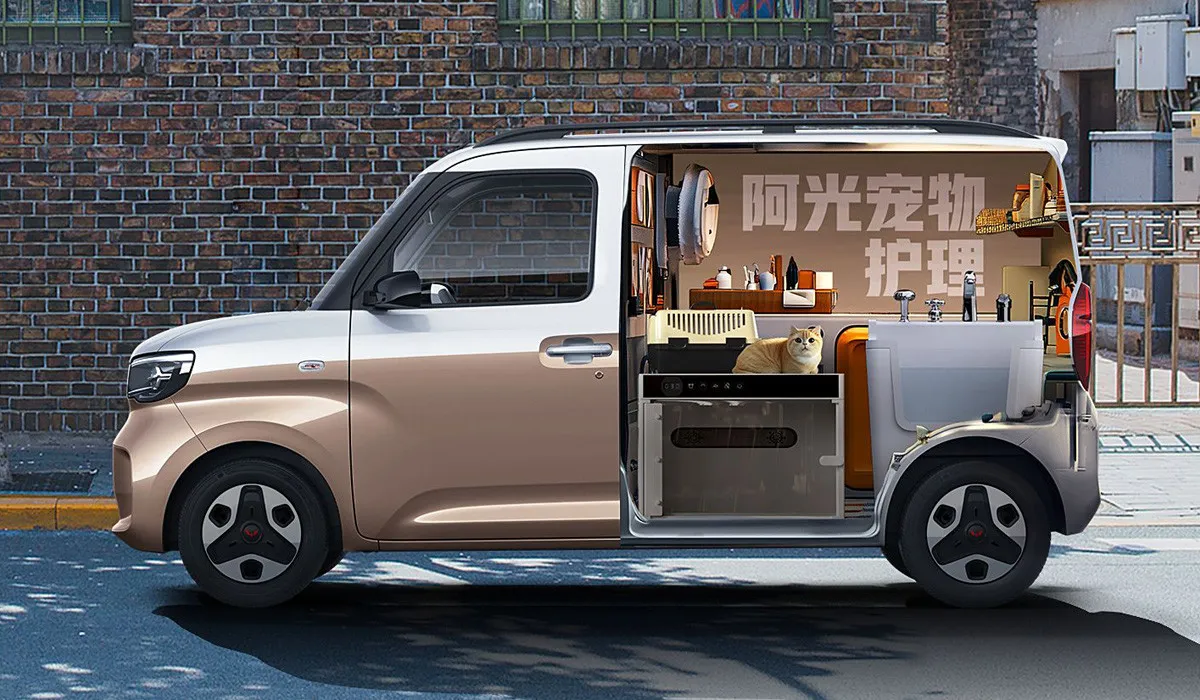 SAIC представил электрический минивэн за 700 000 рублей