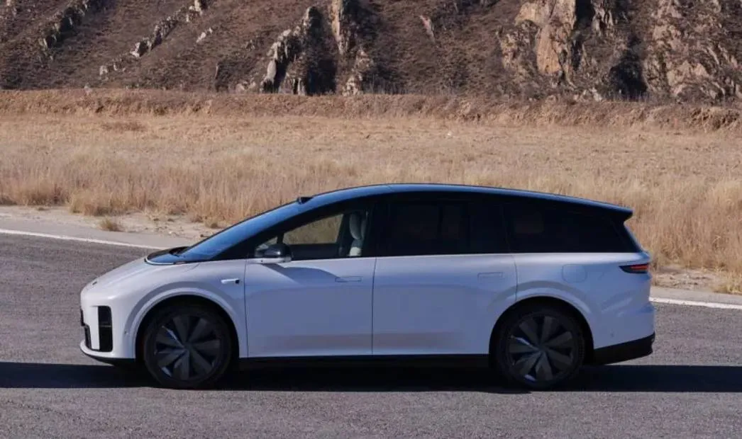 Краш-тест Li Auto i8 вызвал скандал: производителю грозит судебный иск