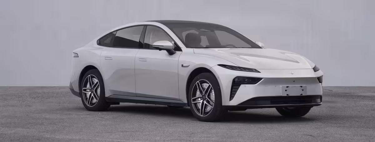 Марка Dongfeng реализовала идею мотор-колёс на лифтбеке eπ 007