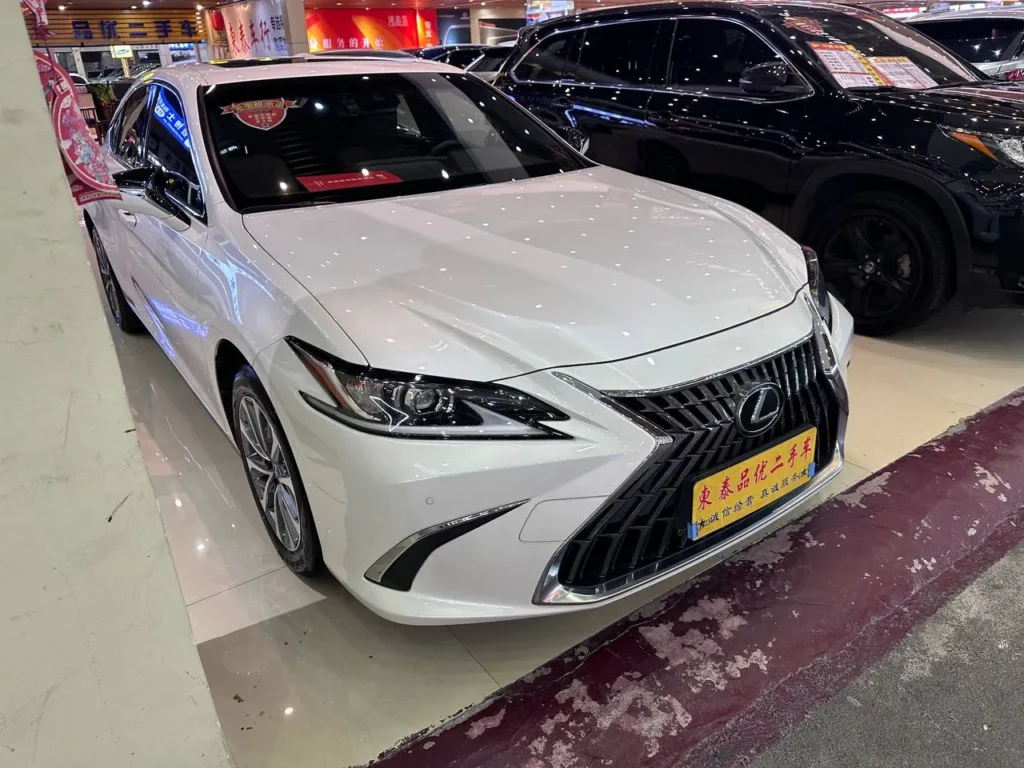 Lexus ES VII