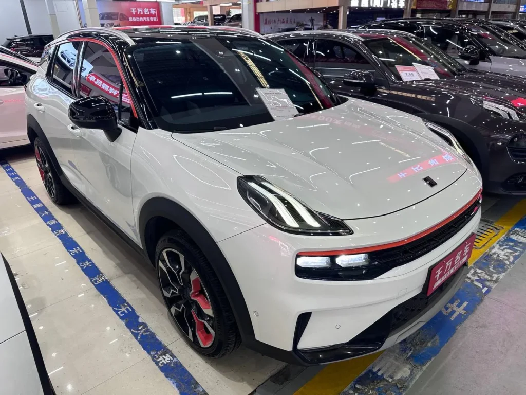 Lynk & Co 06