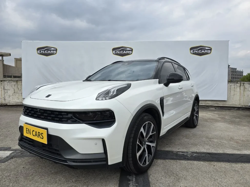 Lynk & Co 01
