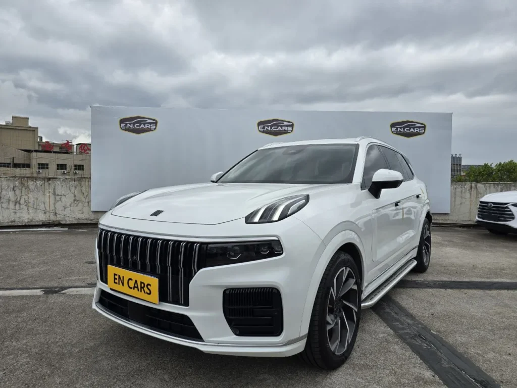 Lynk & Co 09