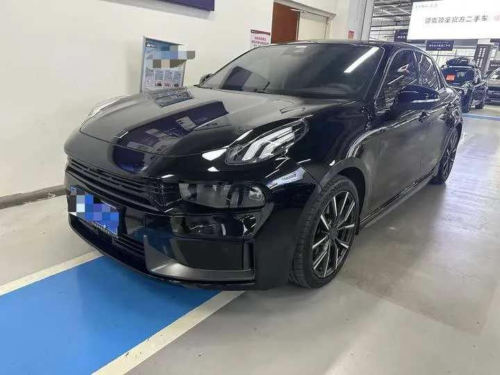 Lynk & Co 03
