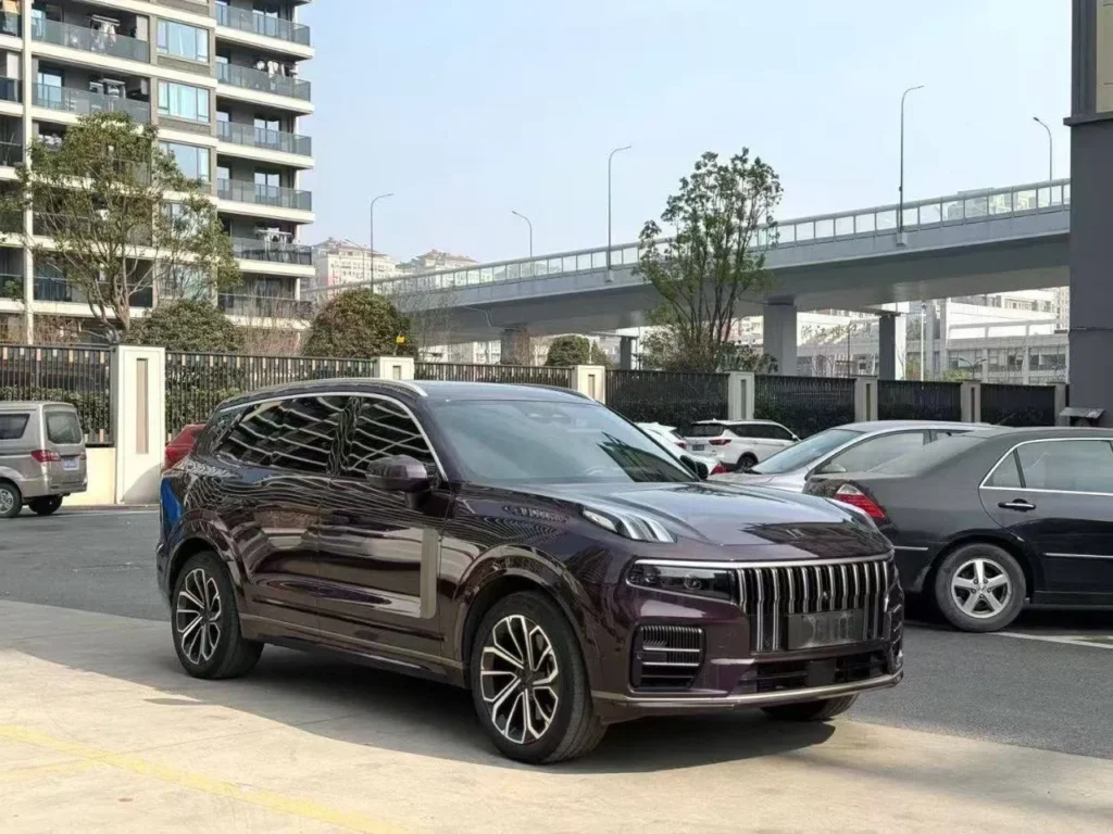 Lynk & Co 09