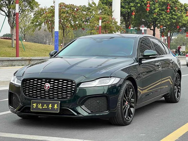 Jaguar XF
